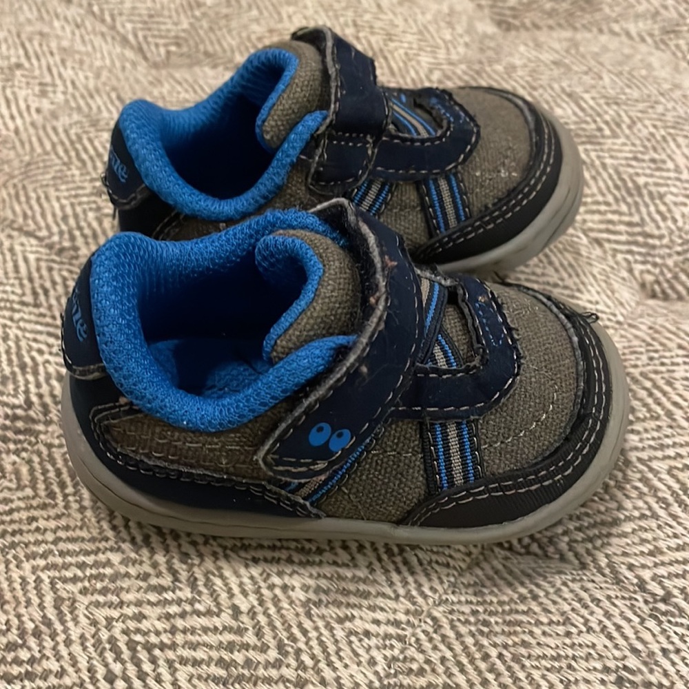 Stride Rite size 2 - Picture 3 of 6